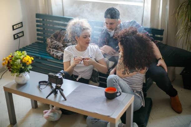 e-sigara surge and use an e cigarette nyt crossword clue explained with solver tips and vaping trend insights