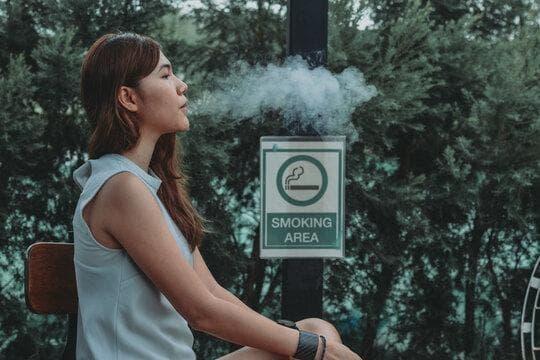 xem bong da truc tiep and what are the dangers of smoking e-cigarettes investigated in a guide for live football fans concerned about vaping risks